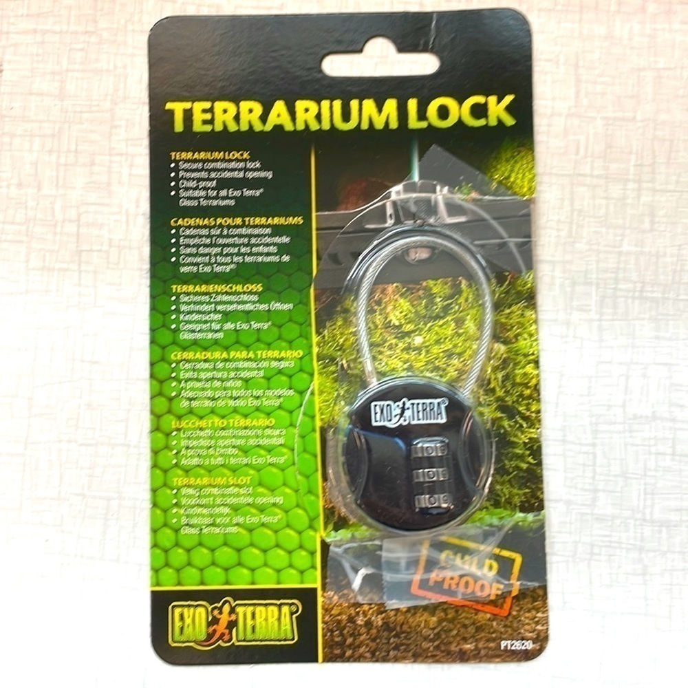 Host Pick! 🥳 NWT Terrarium Lock